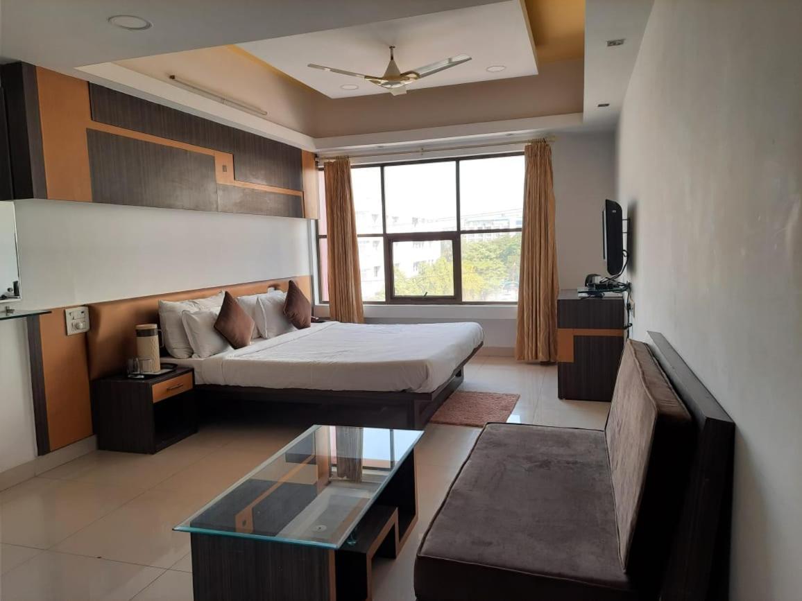 Hotel Grand Suites Indore Exterior photo